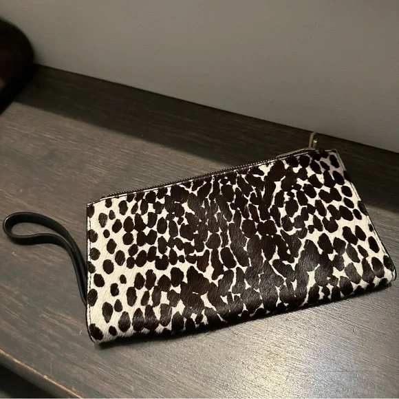 Ann Taylor Leopard Print Wristlet Clutch - Picture 1 of 3